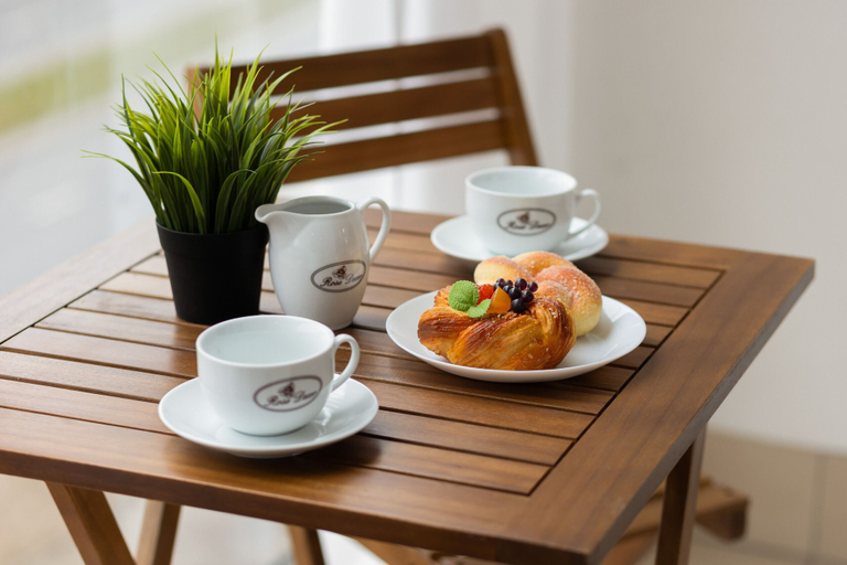 Food & Drinks, Lazurowa Warsaw & Parking by Renters, Warsaw