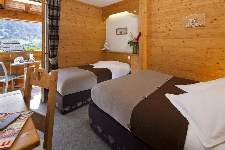 Room 3, Hôtel La Croix Saint Maurice, Haute-Savoie