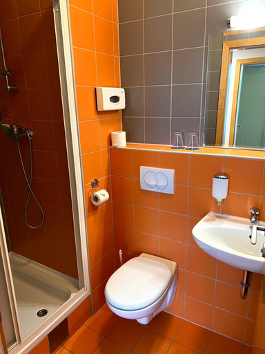Bathroom 4, Hotel Jeruzalem, Ljutomer