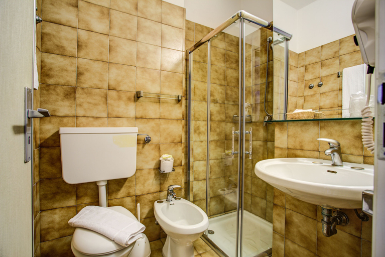 Bathroom 5, Eurhotel, Rimini