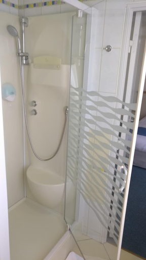 Bathroom 3, オテル レストラン ル パルク, Allier