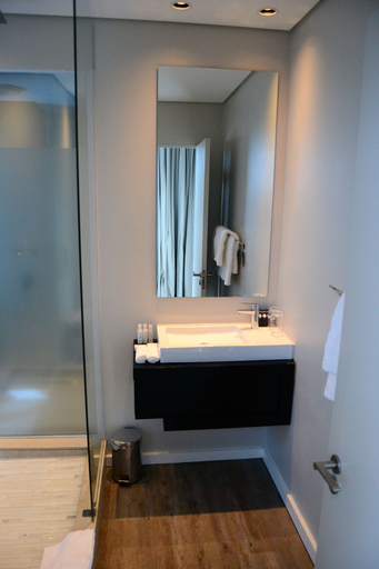 Bathroom 3, The Ritz Cape Town, City of Cape Town