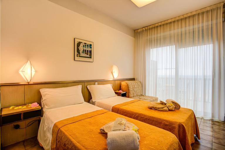 Bedroom 4, Eurhotel, Rimini