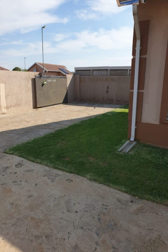 Others 5, Mkoko Guesthouse, Ekurhuleni