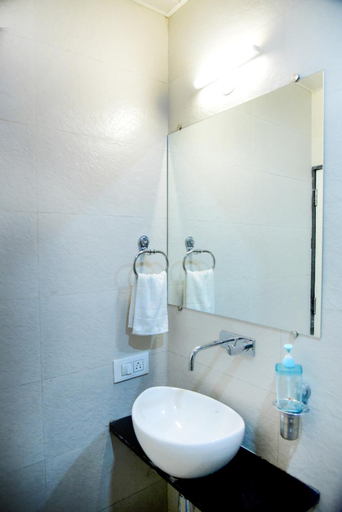 Bathroom 3, Hotel Pushpak Satara, Satara