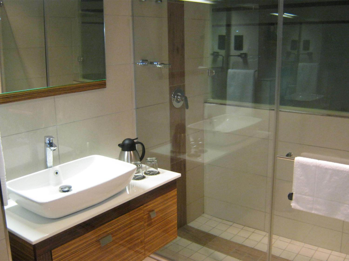 Bathroom 5, Coastlands Umhlanga Hotel And Convention Centre, eThekwini