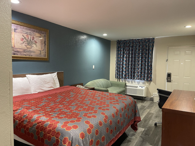 Bedroom 5, Deluxe Inn, Hinds