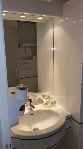 Bathroom 4, Hotel des Ecrivains, Paris