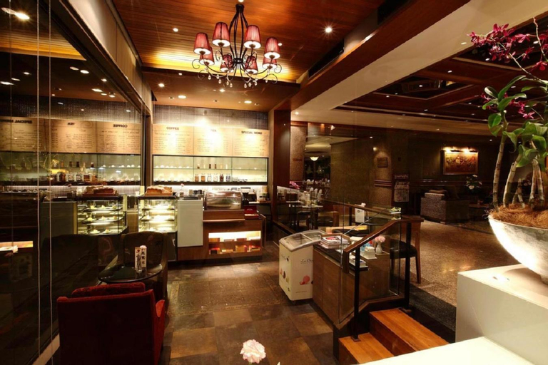 Food & Drinks