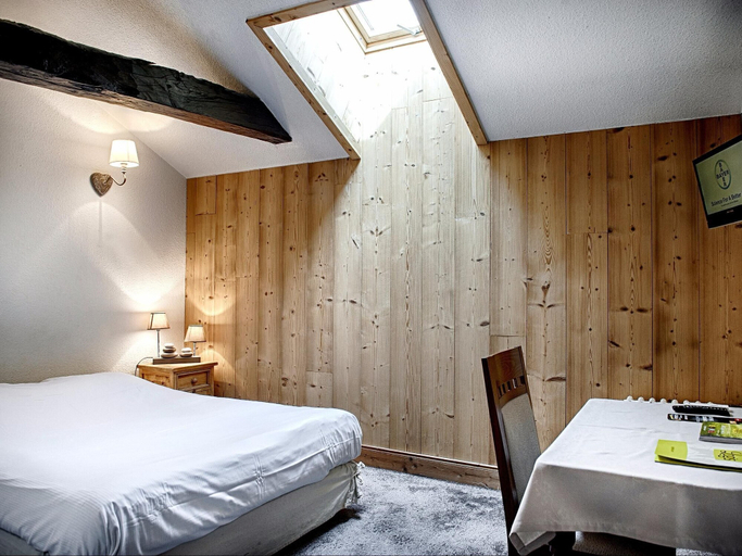 Bedroom 2, Logis Hotel de france, Isère