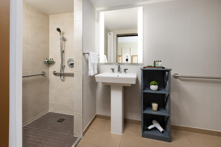 Bathroom 15