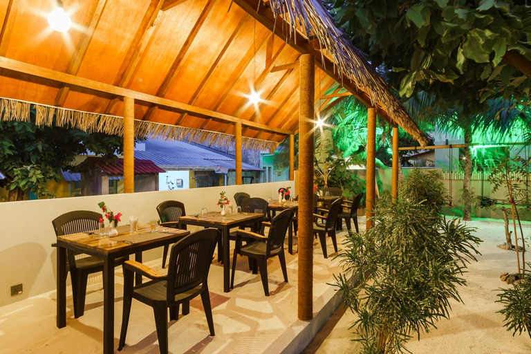 Food & Drinks 4, Koimala Beach, North Ari Atoll