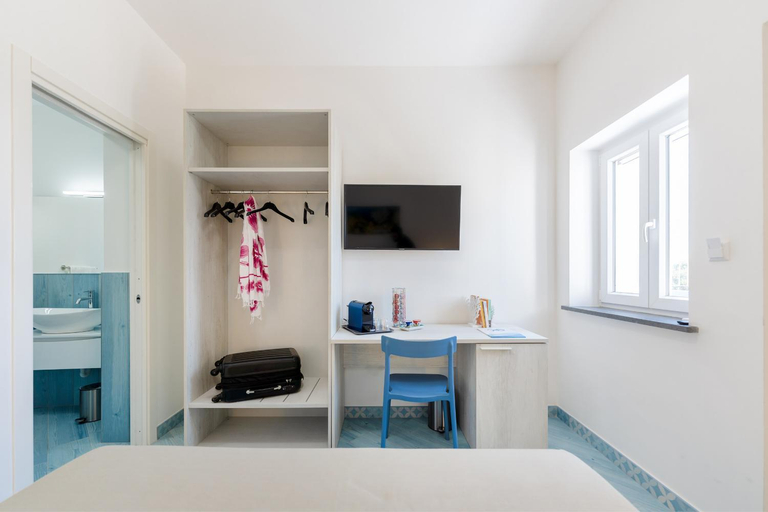 Others 2, Poseidonia Rooms, Napoli
