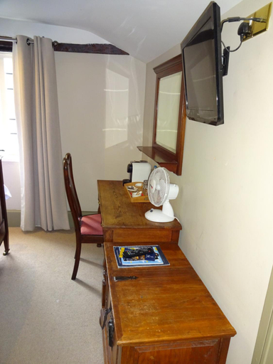 Others 5, The Cross Keys, Essex