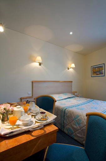Bedroom 2, Hôtel Restaurant Le Parc, Allier