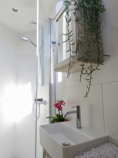 Bathroom 2, Casa duna close to the beach, city centre, dunes and parking area, Zandvoort