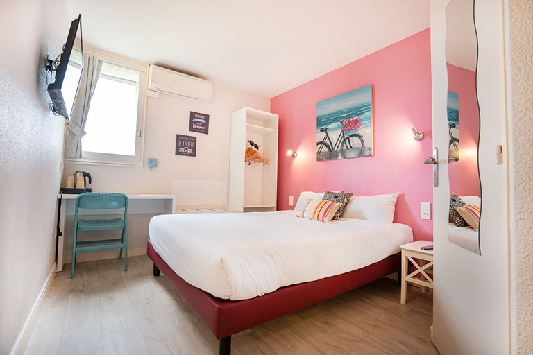 Bedroom 3, Logis Hôtel le Rialto, Tarn