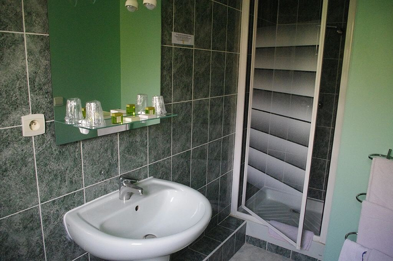 Bathroom 3, Auberge les Vallees du Perche, Eure-et-Loir