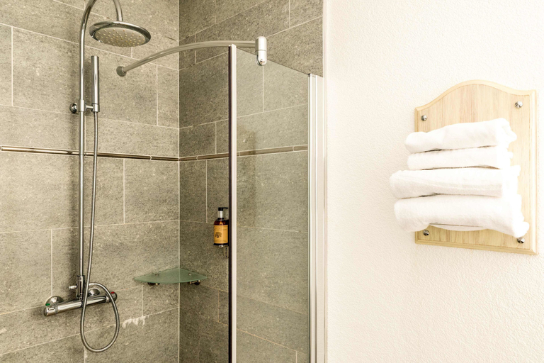 Bathroom 3, Hôtel des Châteaux, Indre-et-Loire