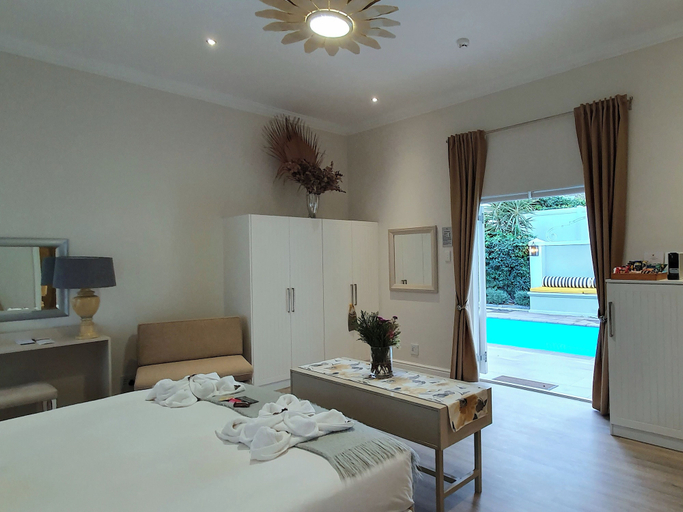 Bedroom 4, Fleur du Soleil, Cape Winelands