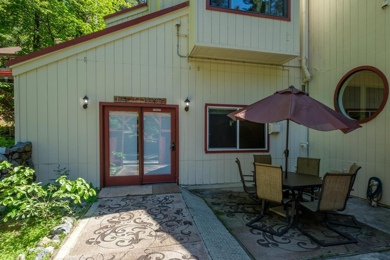 Exterior & Views 5, Yosemite Magic Studio "B", Mariposa