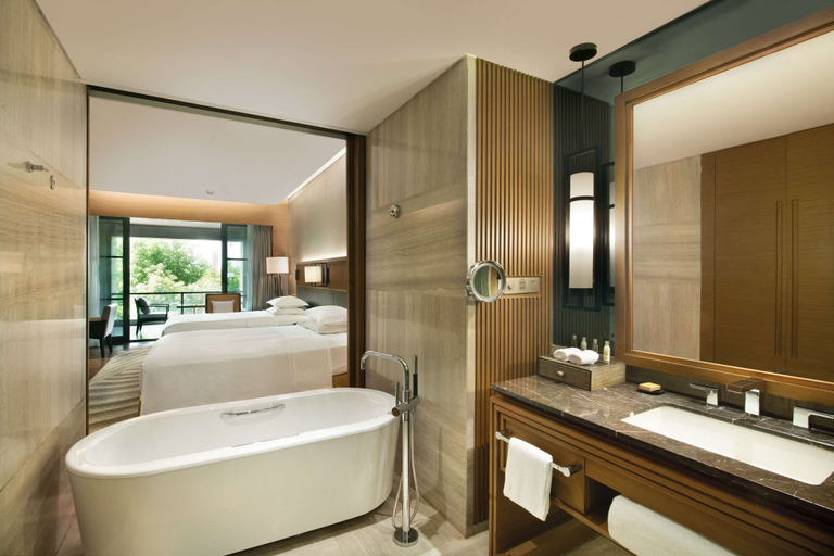 Bathroom 5, Hilton Wuhan Optics Valley, Wuhan
