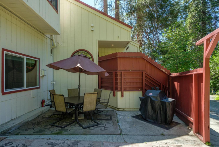 Exterior & Views 4, Yosemite Magic Studio "B", Mariposa