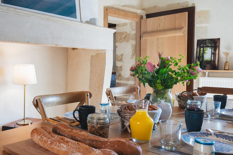 Others 4, La maison d'Apremont, Cher
