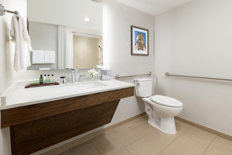 Bathroom 9