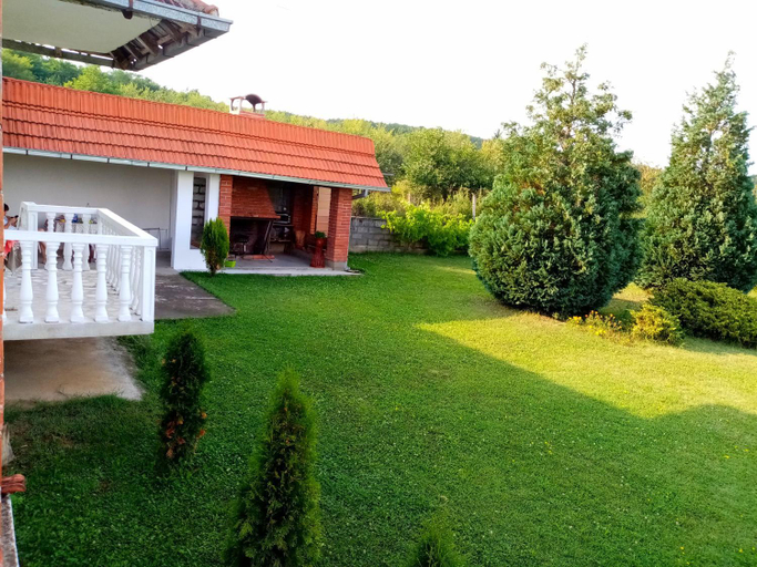 Others 4, Apartmani Cosic, Kuršumlija