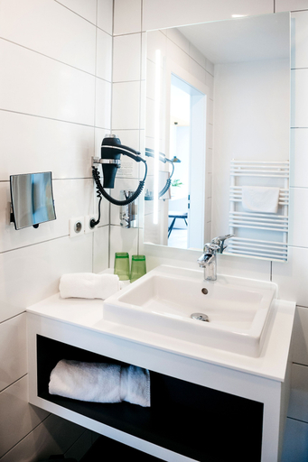 Bathroom 4, Logis Hôtel Au Lion Rouge, Haut-Rhin