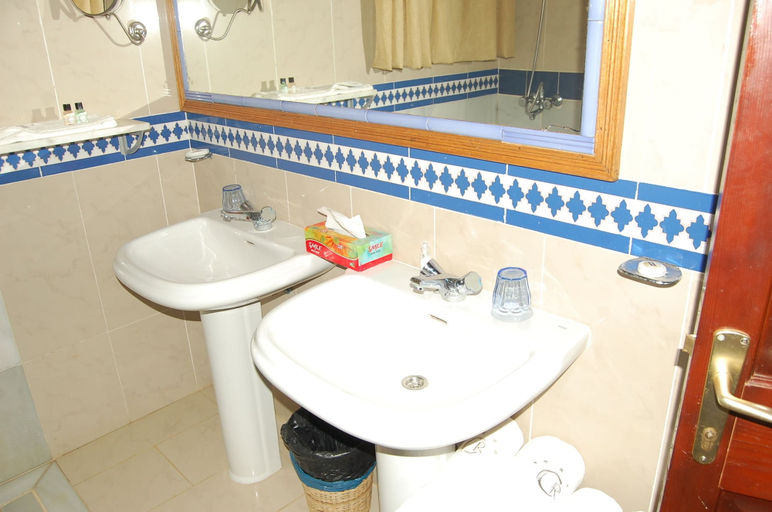 Bathroom 4, Coconut Residence, Kombo Saint Mary
