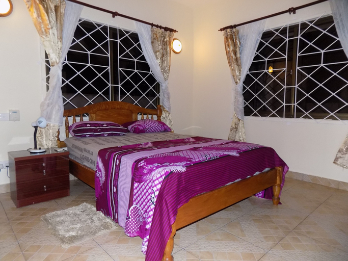 Bedroom 2, Green Palm Self Catering Apartments and Chalets