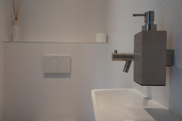 Bathroom 4, B&B Doremi, Loon op Zand