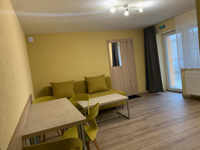 Others 5, Apartmany Hujer 2, Prievidza