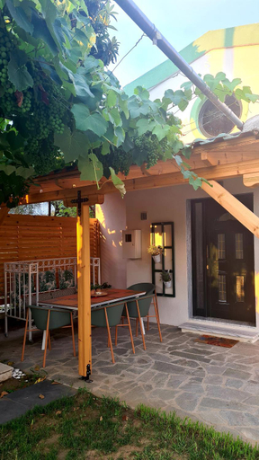 Others 2, Lamprini's Deluxe Studios, East Macedonia and Thrace