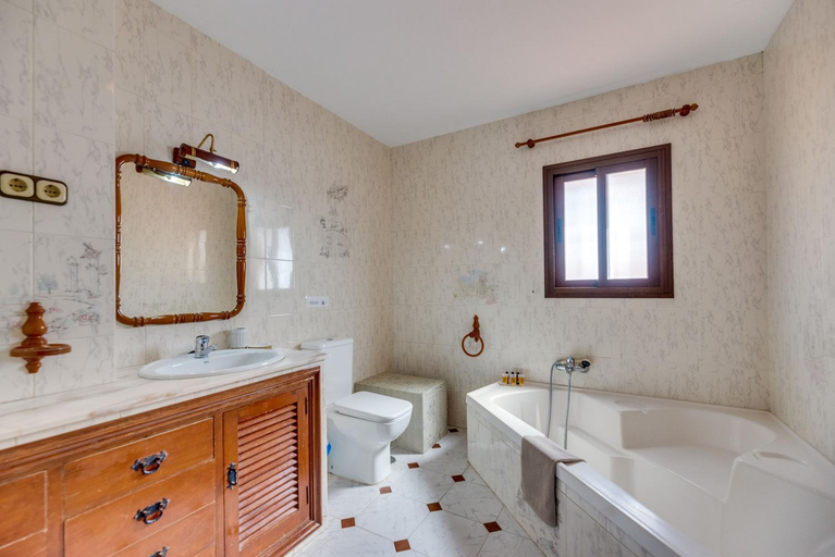 Bathroom 3, LXR Villa Sirena frente al Mar 3HAB, Málaga