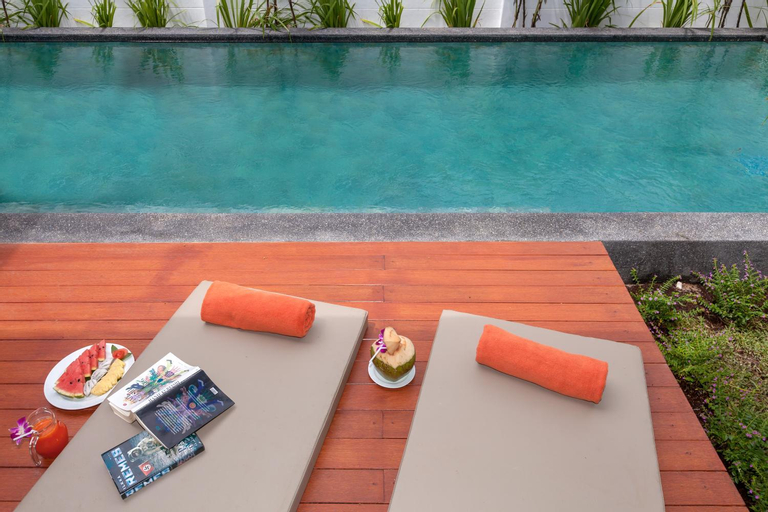 Swimming Pool 13