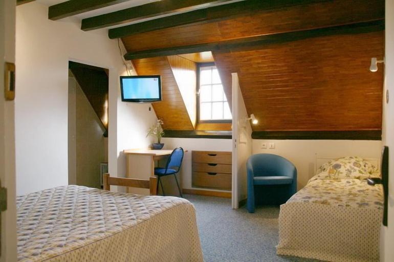 Bedroom 2, Hotel Auberge de la Diège, Aveyron
