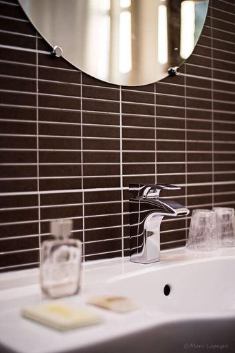 Bathroom 3, Logis Hotel Restaurant du Pont, Tarn