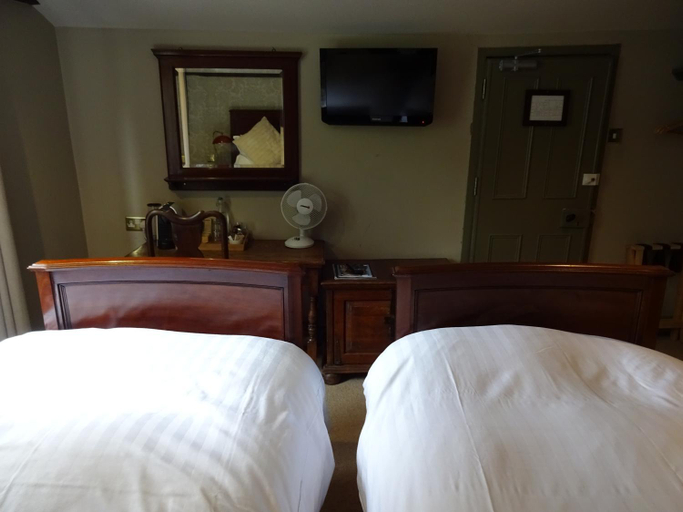 Bedroom 2, The Cross Keys, Essex