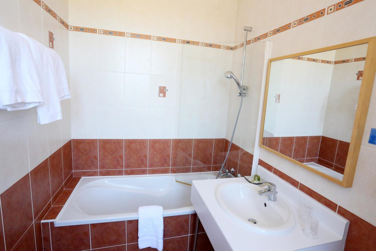 Bathroom 4, Logis Le Chateau Blanchard, Loire
