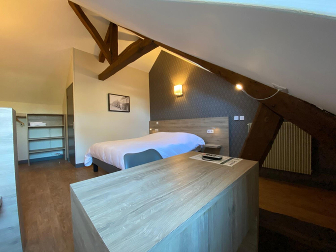 Bedroom 4, Hôtel Saint Nicolas, Oise