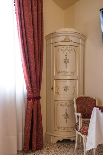 Others 2, Venice Inn, Venezia