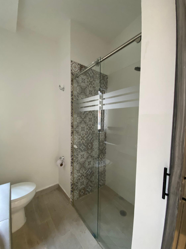 Bathroom 3, Hotel 14-04, Santiago de Cali