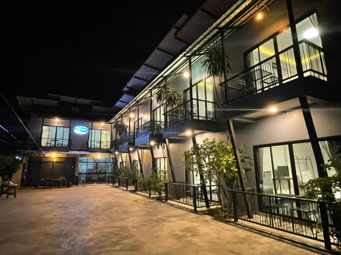 Others 5, Re-Live Resort, Si Racha