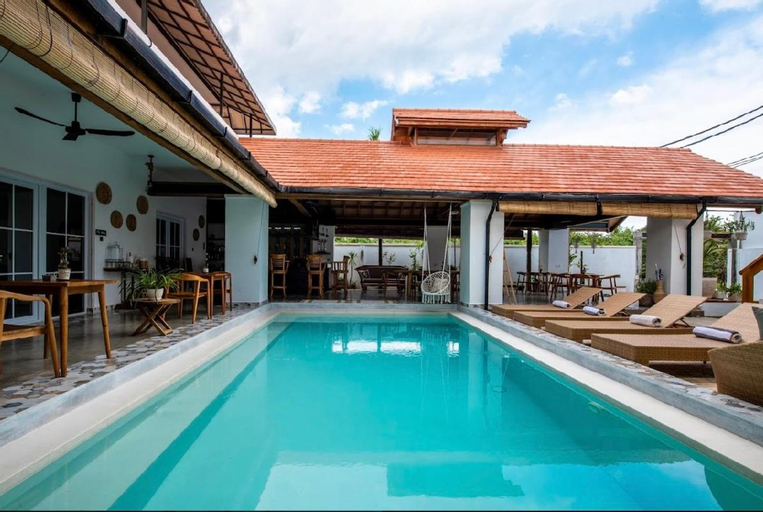 Swimming Pool 4