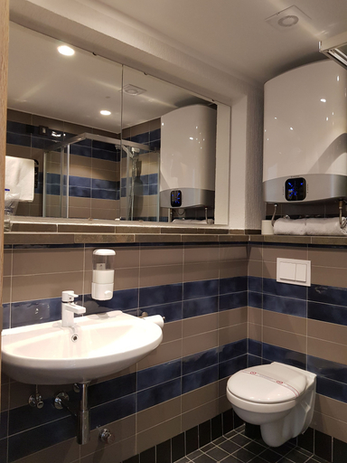 Bathroom 5, Hotel Resurs