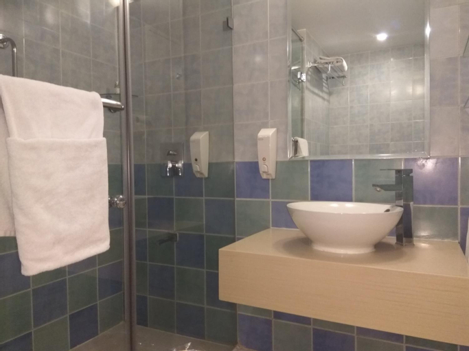 Bathroom 2