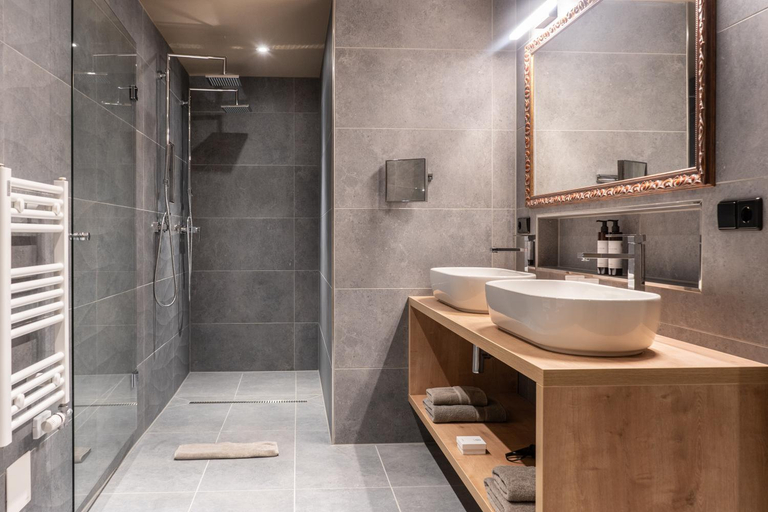Bathroom 4, Das Kohlmayr Superior, Sankt Johann im Pongau